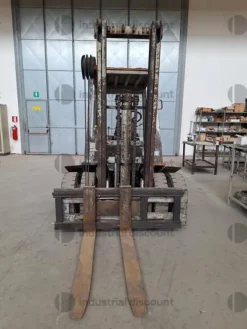 26#9186 Carrello elevatore a gasolio OM Fiat