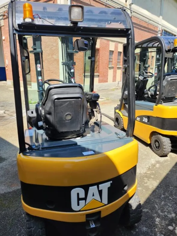 6#8046 Carrello elevatore Cat EP 16 N