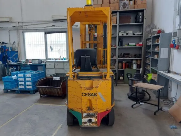 3#7899 Carrello elevatore Cesab ECOH17