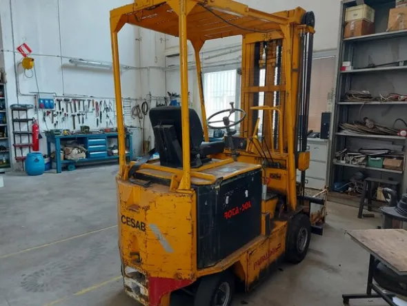 3#7899 Carrello elevatore Cesab ECOH17