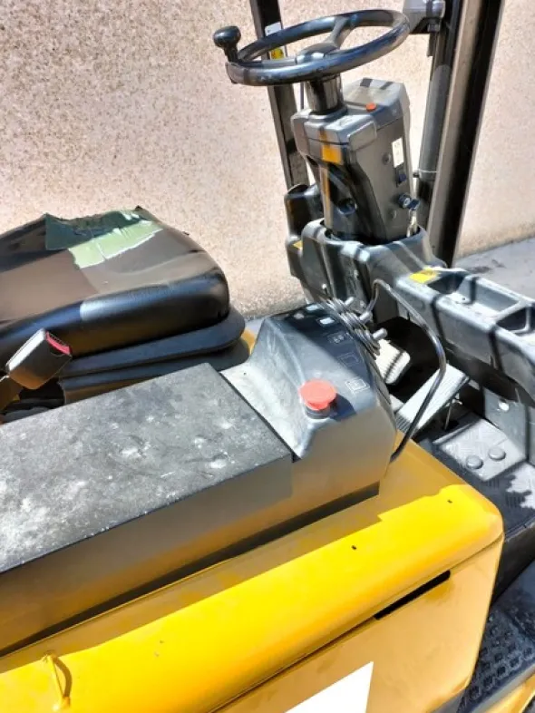 2#7845 Carrello elevatore elettrico Cat