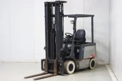 CARRELLO ELEVATORE ELETTRICO