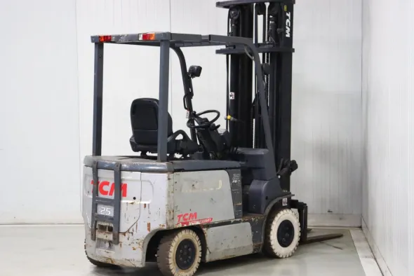 CARRELLO ELEVATORE ELETTRICO