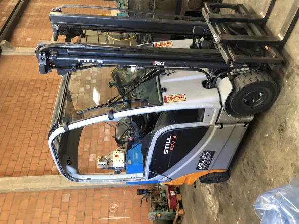 Carrello elevatore elettrico STILL usato