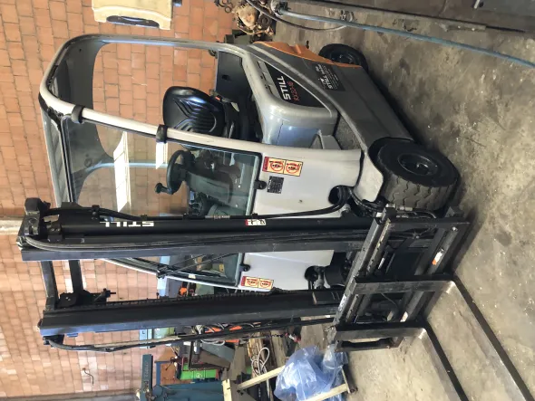 Carrello elevatore elettrico STILL usato