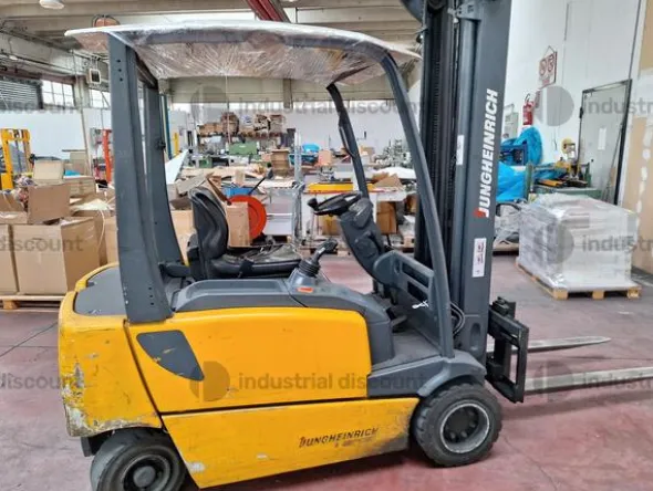 9#8798 Carrello elevatore Jungheinrich EFG-320