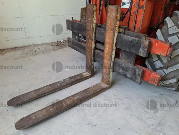 2#9380 Carrello elevatore Manitou Modello MC40 FC