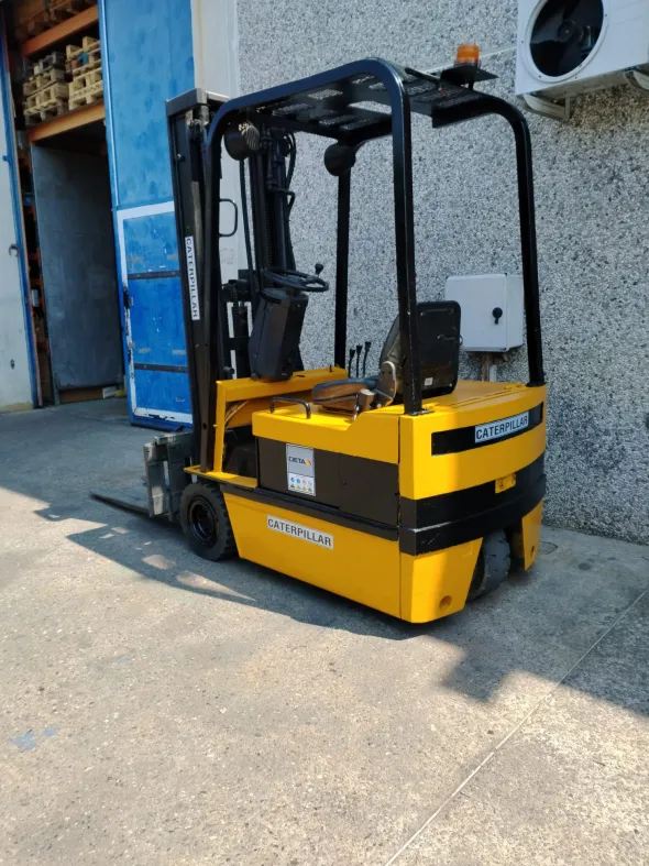 CARRELLO ELEVATORE MULETTO CATERPILLAR F35