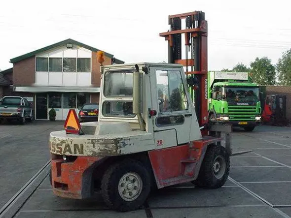 CARRELLO ELEVATORE NISSAN