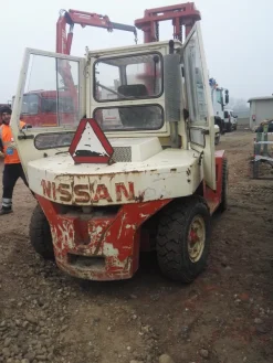 CARRELLO ELEVATORE NISSAN