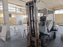 21#10019 Carrello elevatore OM