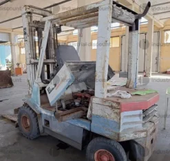 21#10019 Carrello elevatore OM