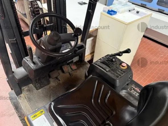 10#9009 Carrello elevatore OM