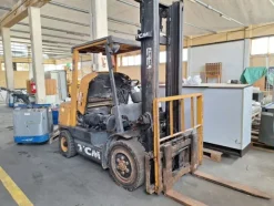 40#8350 CARRELLO ELEVATORE TCM FD