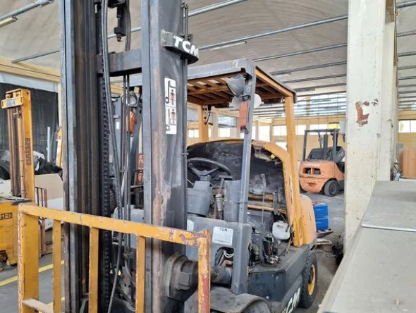 40#8350 CARRELLO ELEVATORE TCM FD