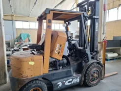 40#8350 CARRELLO ELEVATORE TCM FD