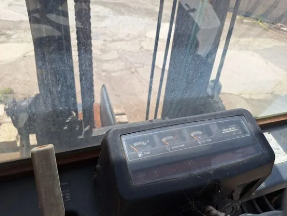 17#8350 CARRELLO ELEVATORE TCM FD 25
