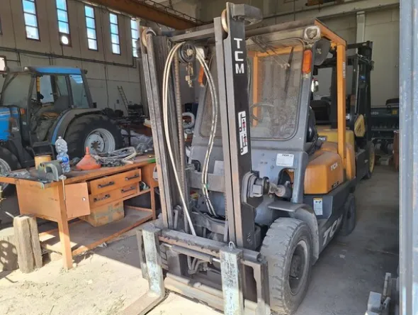 3#8350 CARRELLO ELEVATORE TCM FDZ5T