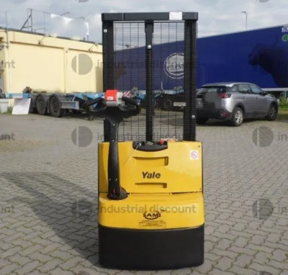 7#9821 Carrello elevatore Yale MS12E