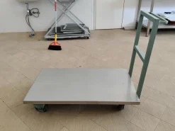 Carrello porta farina