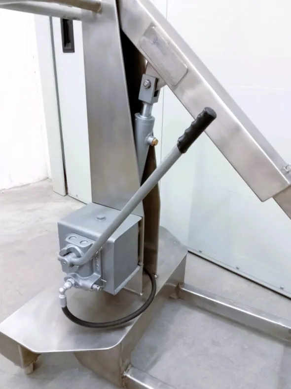 CARRELLO SOLLEVATORE IDRAULICO (COD. MF-PK-CARR-26)