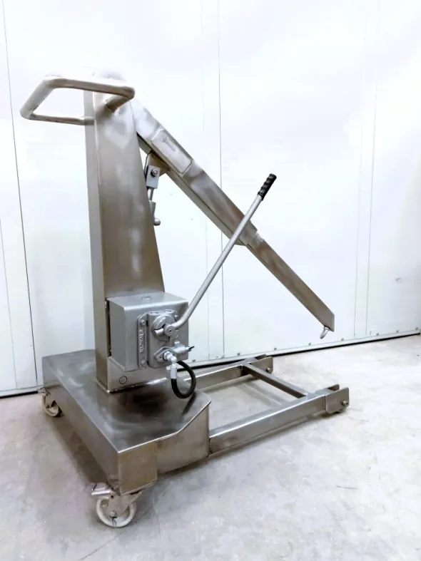 CARRELLO SOLLEVATORE IDRAULICO (COD. MF-PK-CARR-26)