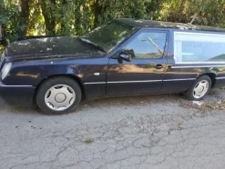5#5183 Carro funebre Mercedes
