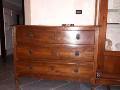 CASSETTIERA LUIGI XVI IN NOCE DEL 1600-1700