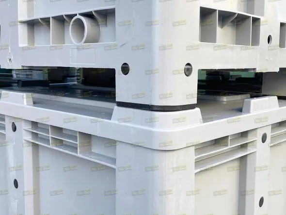 Cassoni in plastica bins usati con coperchio