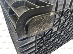 Cassoni o bins in plastica chiusi usati