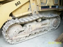 CATERPILLAR 943