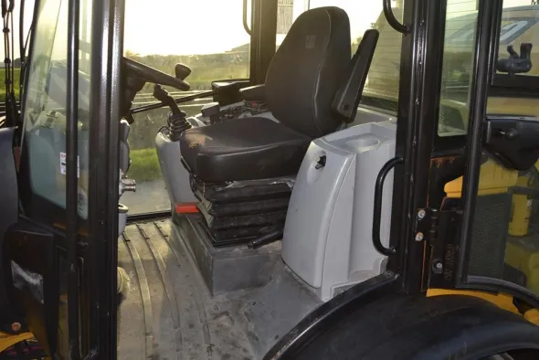 2012 CAT 906H-2 pala gommata