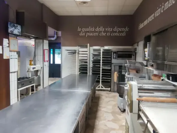 #23923 Cedesi avviata attività pasticceria artigianale