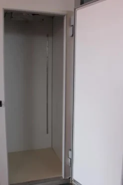 3#2958 Cella frigo verticale con porta funzionante
