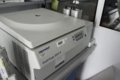 64#2288 Centrifuga Eppendorf