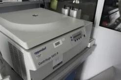 64#2288 Centrifuga Eppendorf