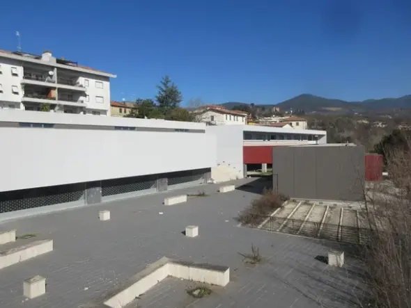 #15539 Centro commerciale al grezzo