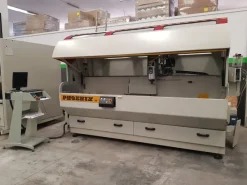 Centro di lavoro 4 assi per Alluminio e PVC