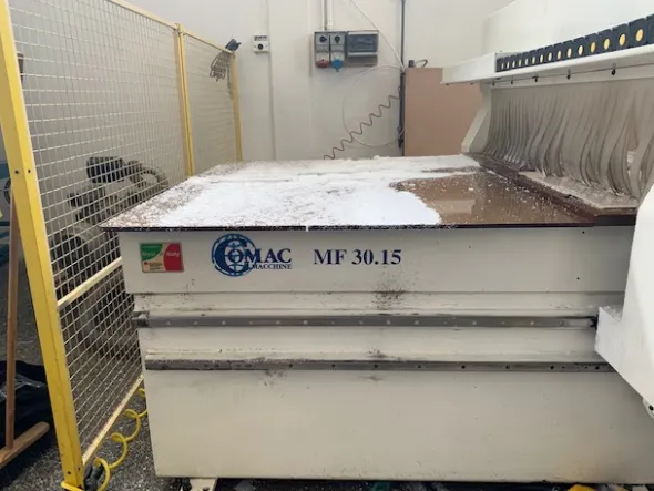 CENTRO DI LAVORO CNC COMAC 3015