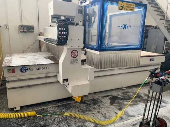 CENTRO DI LAVORO CNC COMAC 3015