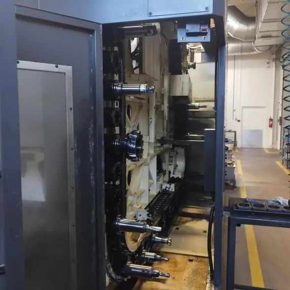 Centro di lavoro CNC OKUMA MA-600HII