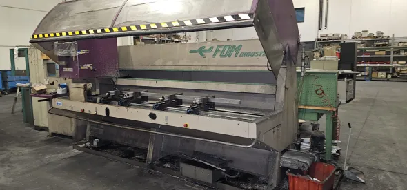 centro di lavoro FOM industrie mod. segno