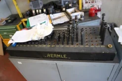 4#5528 Centro di lavoro Hermle