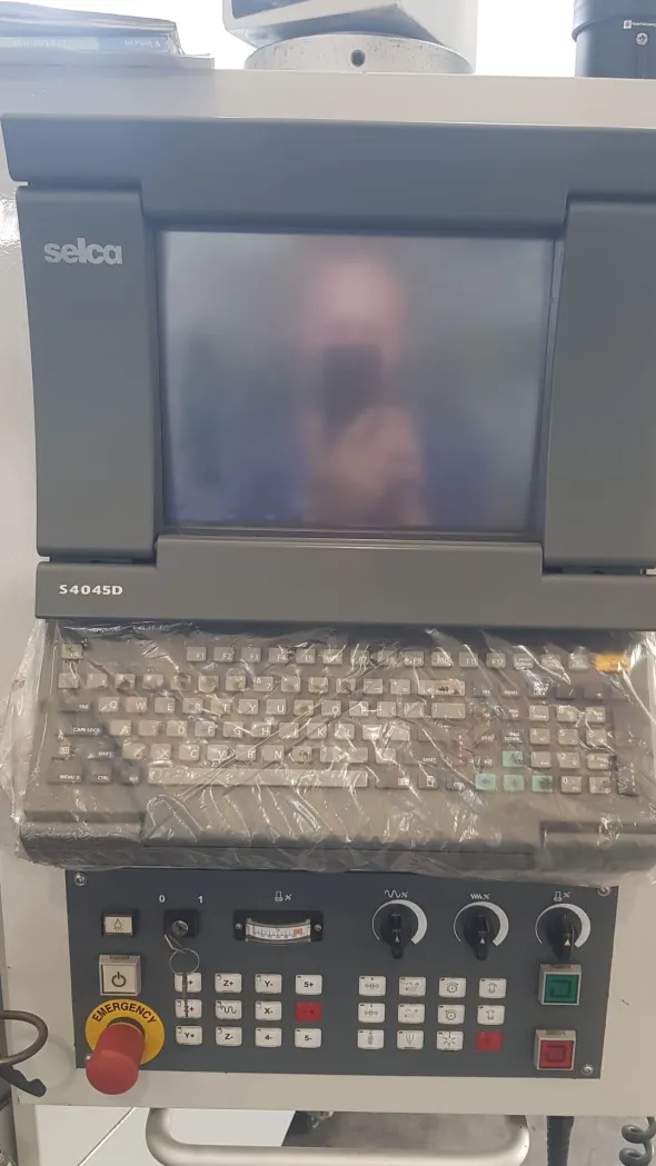 CENTRO DI LAVORO MICROCUT MOD. VM 1000