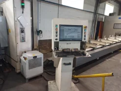 Centro di lavoro per profili in alluminio MECAL