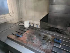 Centro di lavoro usato AKIRA SEIKI V4 XP
