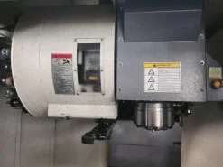 Centro di lavoro usato AKIRA SEIKI V4 XP