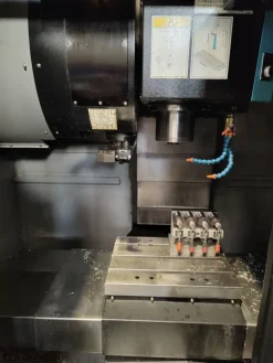 Centro di lavoro usato HURCO VM5i