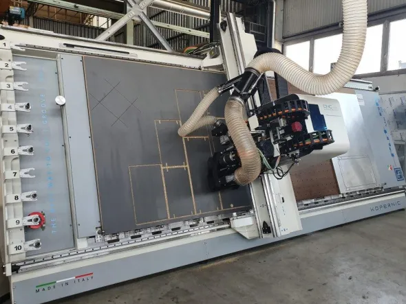 Centro di lavoro verticale Putsch Meniconi Kopernic ,CE