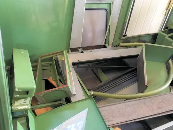 CENTRO DI LAVORO VERT. "KONDIA" MOD. B 1000